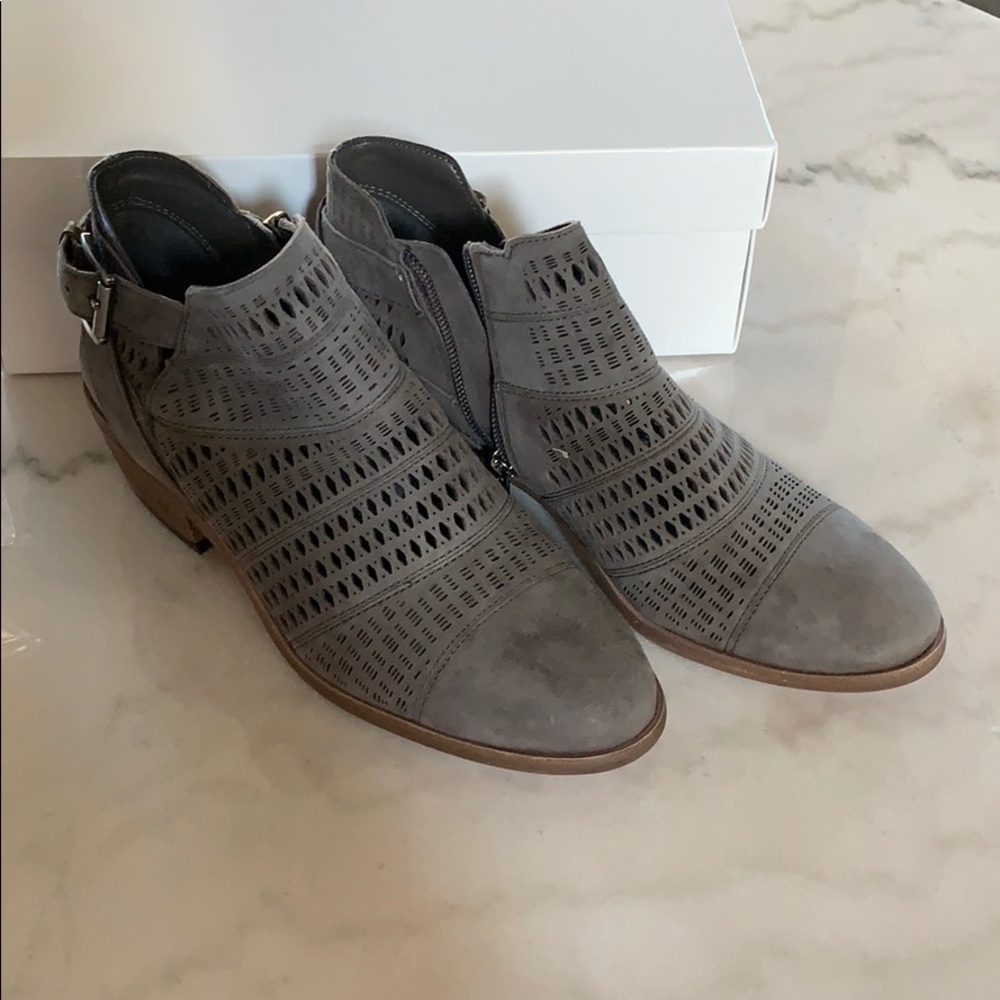 Vince Camuto Paavanti Suede Bootie